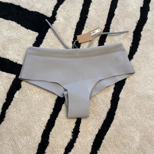 NWT! SKIMS Scuba Bottom